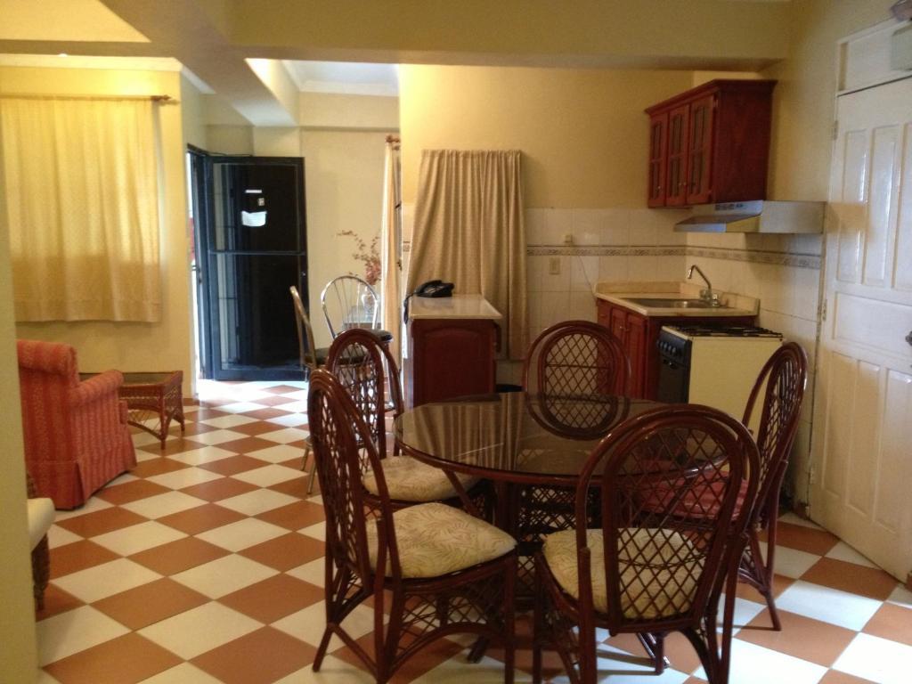 Hostal Plaza Yu Санто-Доминго Экстерьер фото