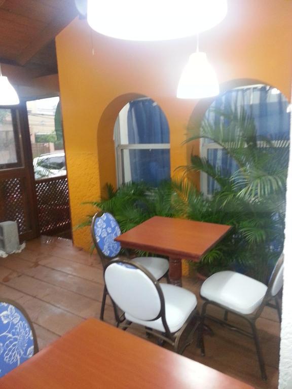Hostal Plaza Yu Санто-Доминго Экстерьер фото