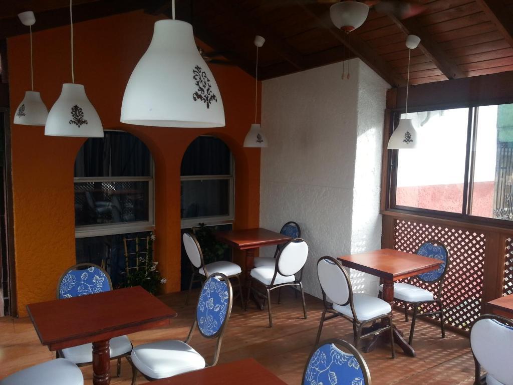 Hostal Plaza Yu Санто-Доминго Экстерьер фото